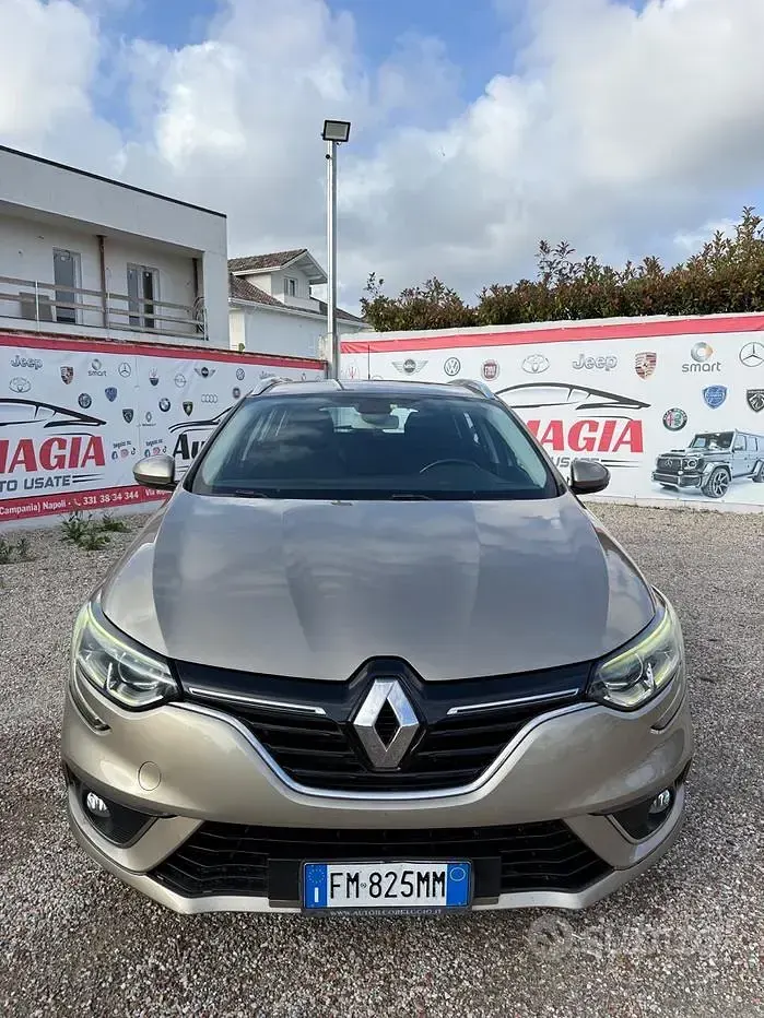 Usata Renault Mégane GrandTour Bose Edition 110 CV (80 kW) 2017 Marrone Station wagon