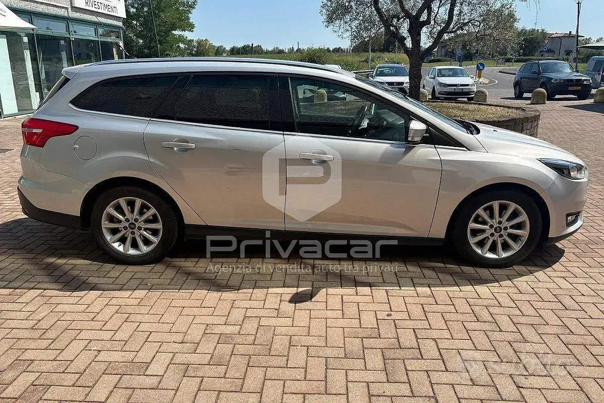 Usata Ford Focus Titanium 120 CV (88 kW) 2016 Grigio Station wagon