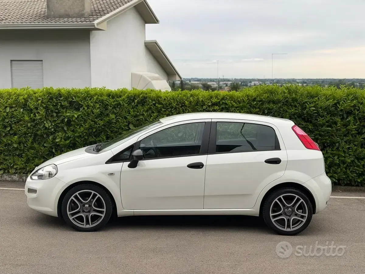 Occasion Fiat Punto Street 95 ch (69 kW) 2014 Blanc Citadine