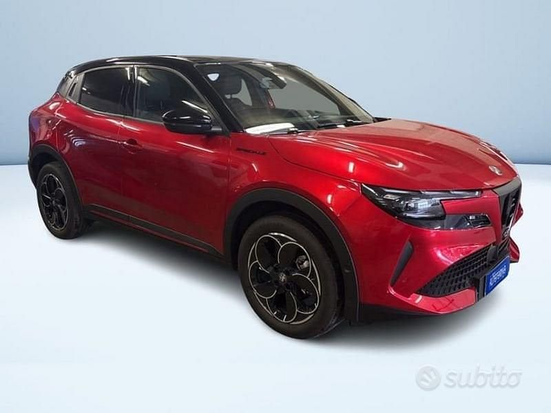 Usata Alfa Romeo Junior Edizione Speciale 114 kW (156 CV) 2024 Rosso metallizzato SUV