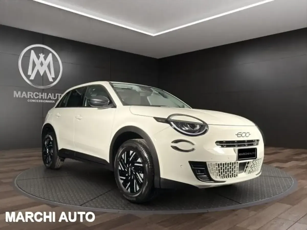 Usata Fiat 600 Comfort 101 CV (74 kW) 2026 Bianco SUV
