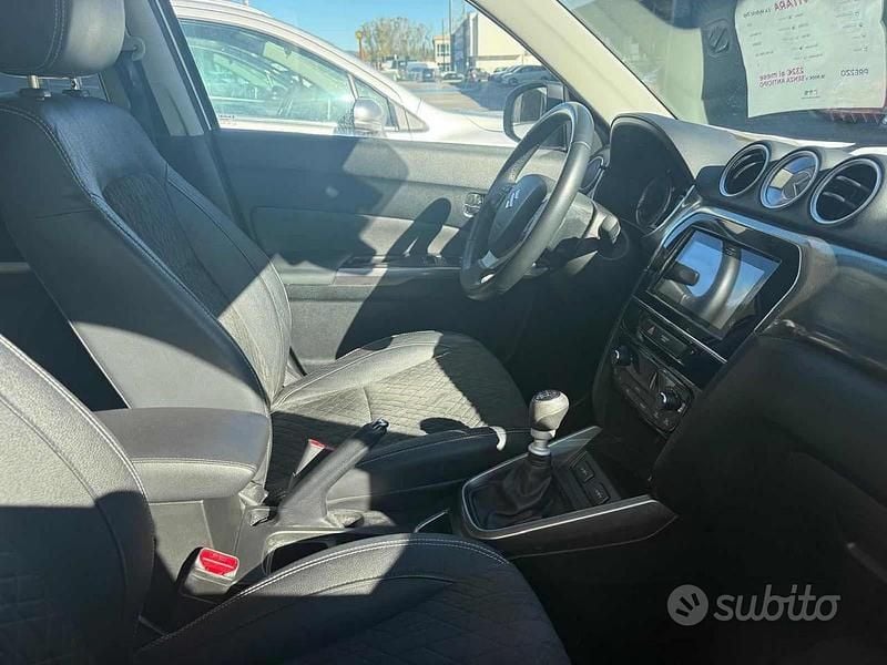 Usata Suzuki Vitara 129 CV (94 kW) 2021 Bianco SUV