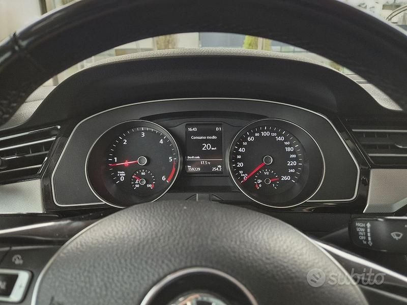 Usata VW Passat 120 CV (88 kW) 2015 Blu Station wagon