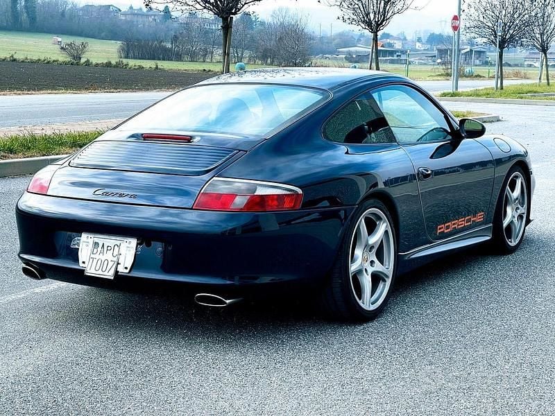 Usata Porsche 911 Carrera 320 CV (235 kW) 2003 Blu Coupé