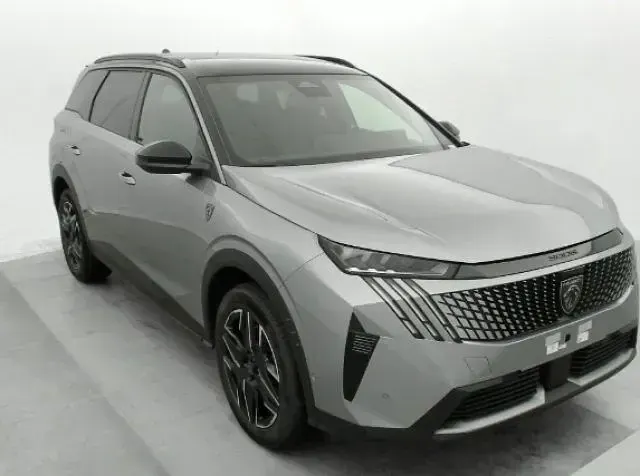 Novo Peugeot 5008 GT 163 HP (119 kW) 2025 Cinzento Monovolume