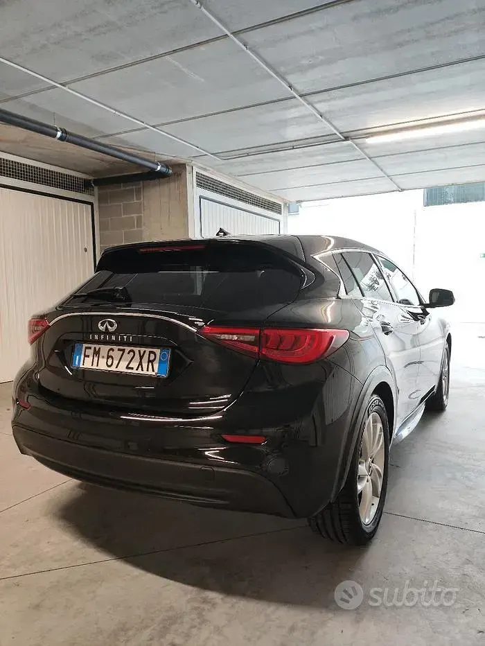 Usata Infiniti Q30 Premium 109 CV (80 kW) 2017 Nero Berlina