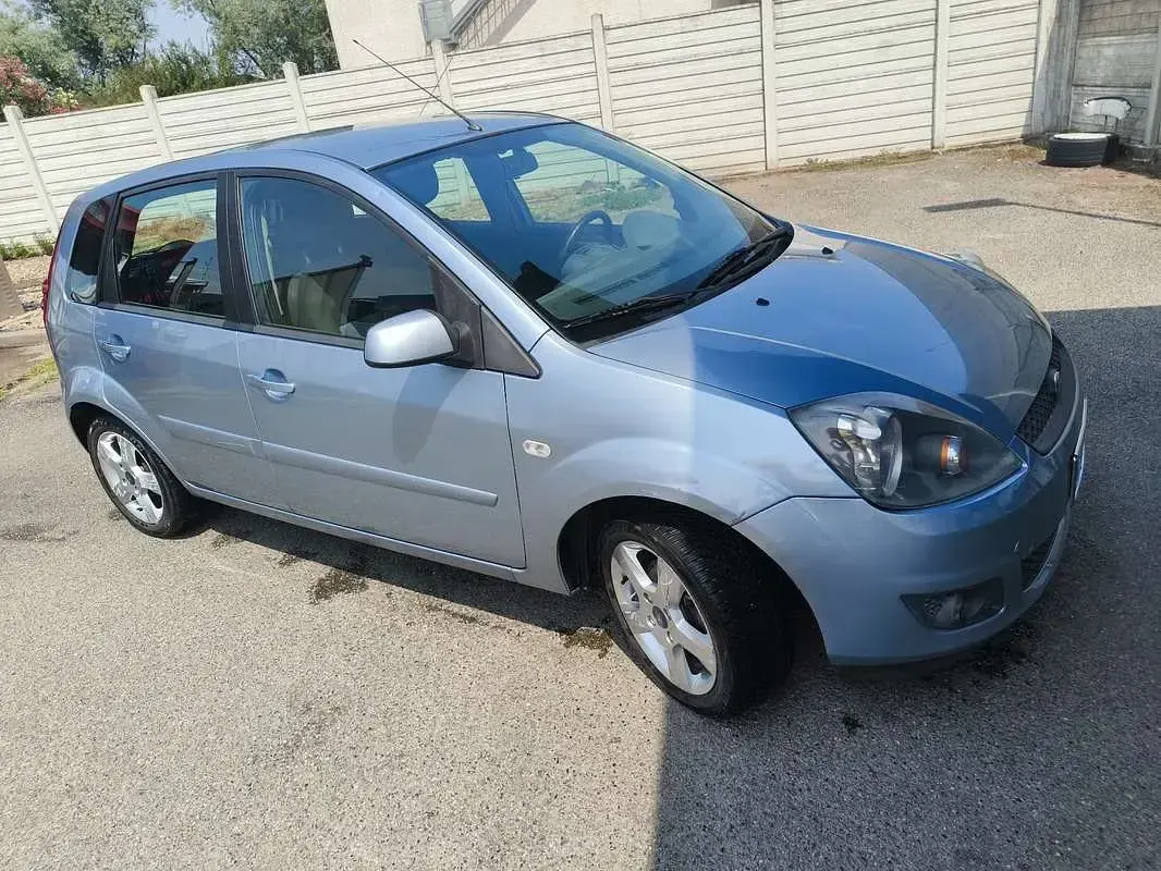 Usata Ford Fiesta Titanium 68 CV (50 kW) 2007 Utilitaria