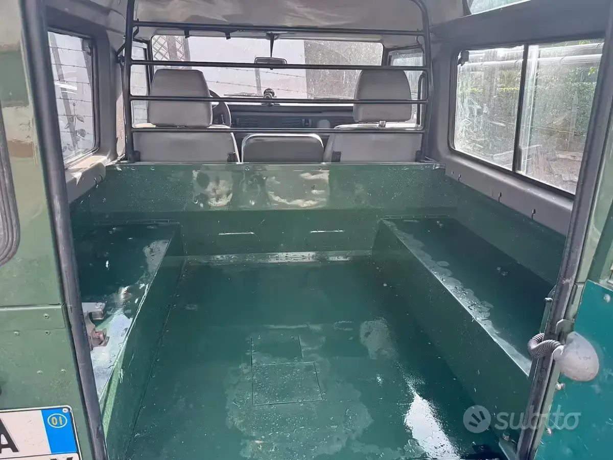 Usata Land Rover Defender 122 CV (89 kW) 2001 Verde SUV