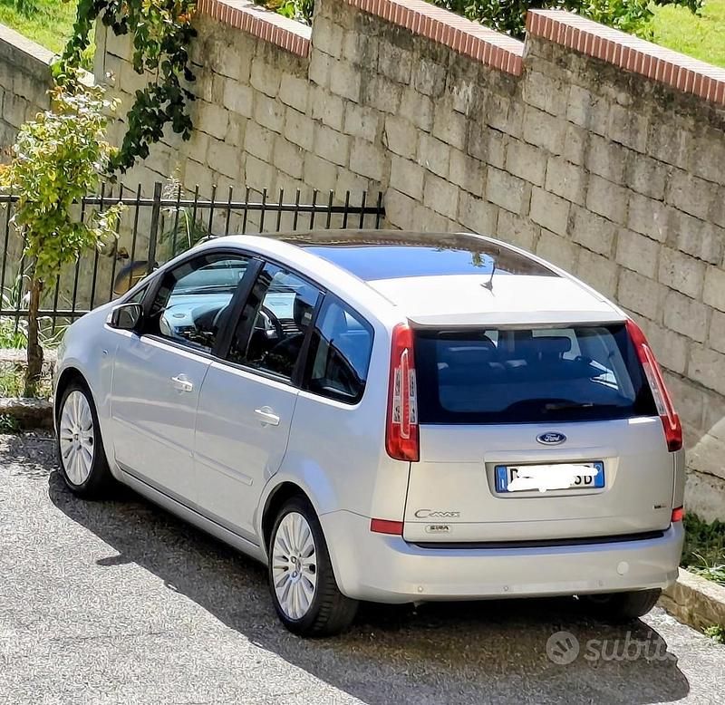 Grigio Usata 2008 Ford C-MAX Titanium Monovolume | 3900 € (Cara) - Immagine 1/1