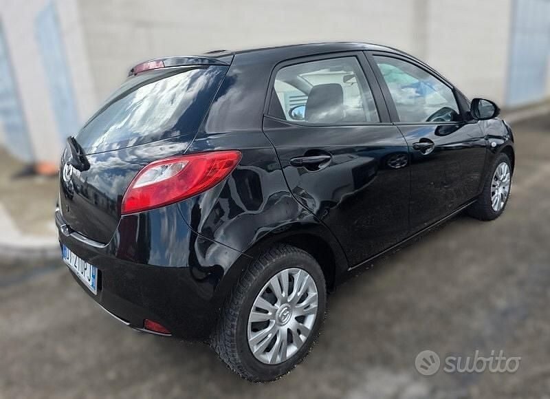 Usata Mazda 2 68 CV (50 kW) 2008 Nero Utilitaria