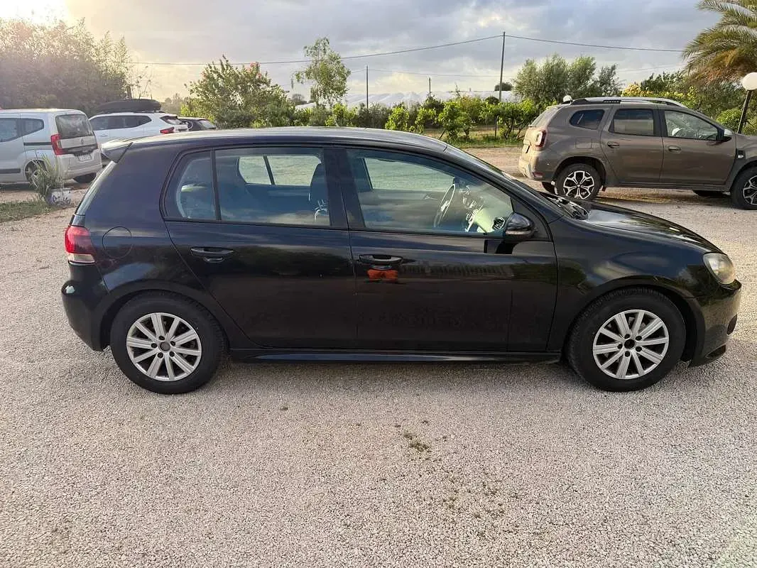 Usata VW Golf VI 105 CV (77 kW) 2011 Nero Utilitaria