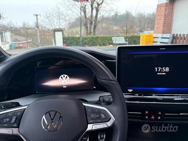 Usata VW Golf VIII R-line Plus 2025 Grigio Berlina