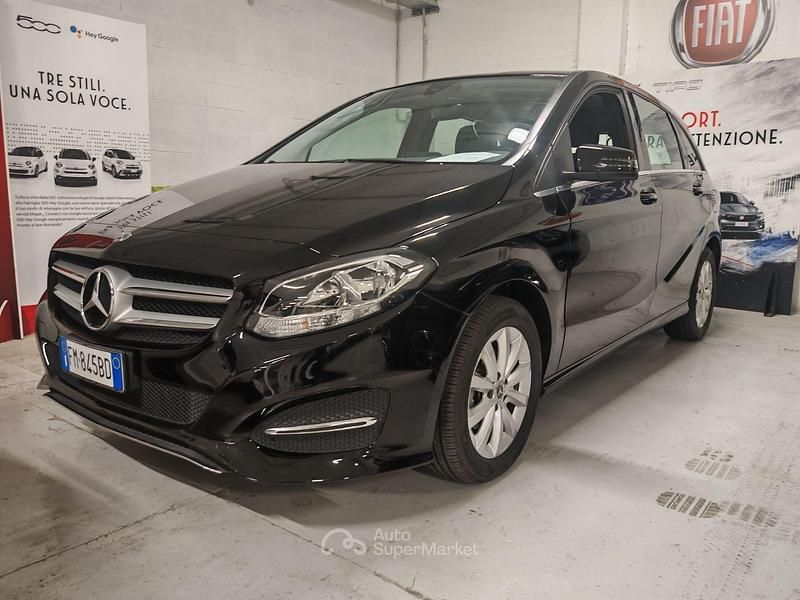 Usata Mercedes B160 Business 90 CV (66 kW) 2017 Nero Utilitaria