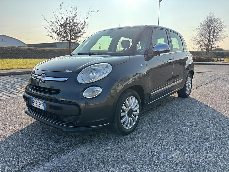 Grigio Usata 2015 Fiat 500L Lounge Monovolume | 5950 € (Buon prezzo) - Immagine 1/4