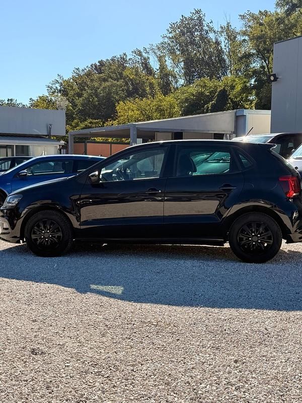 Usata VW Polo R-line 75 CV (55 kW) 2015 Nero Berlina