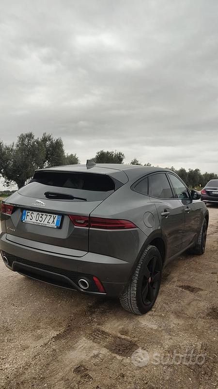Usata Jaguar E-Pace R-Dynamic 180 CV (132 kW) 2018 Grigio SUV