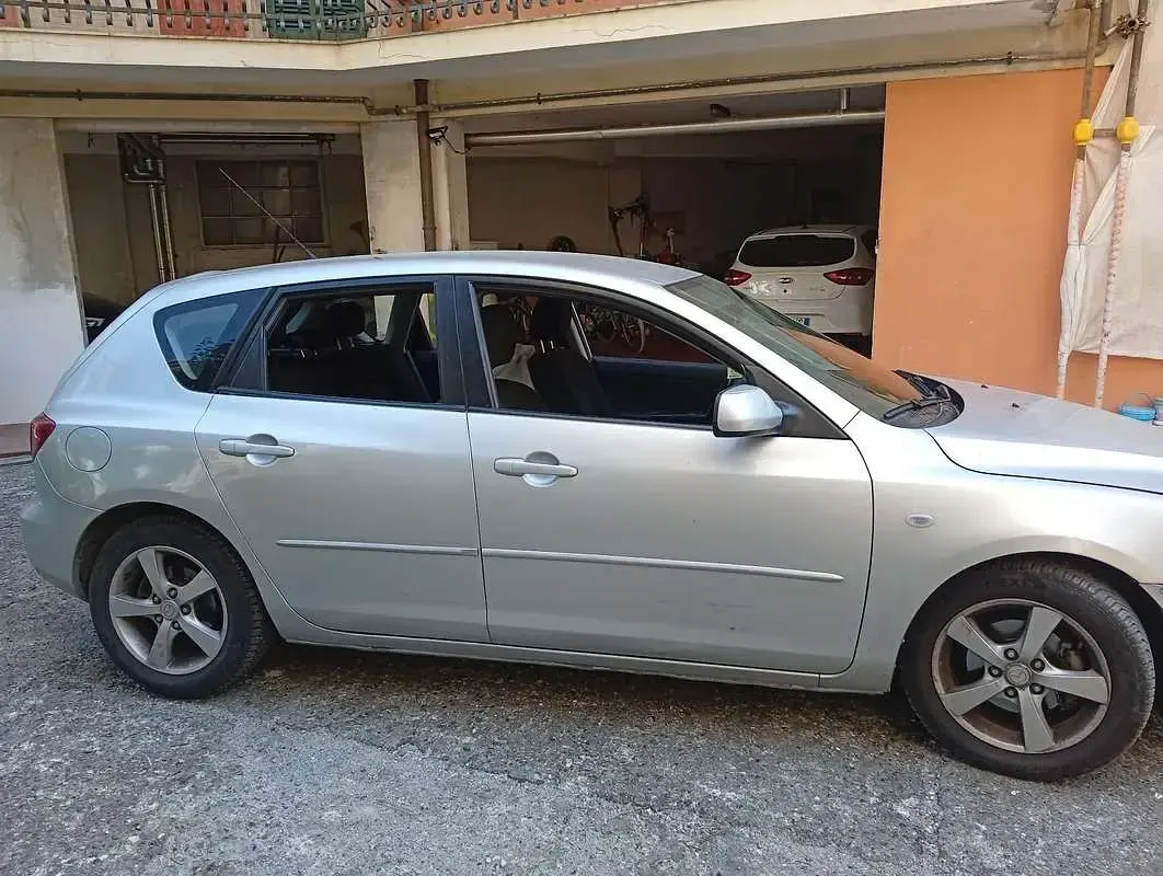 Usata Mazda 3 105 CV (77 kW) 2005 Berlina