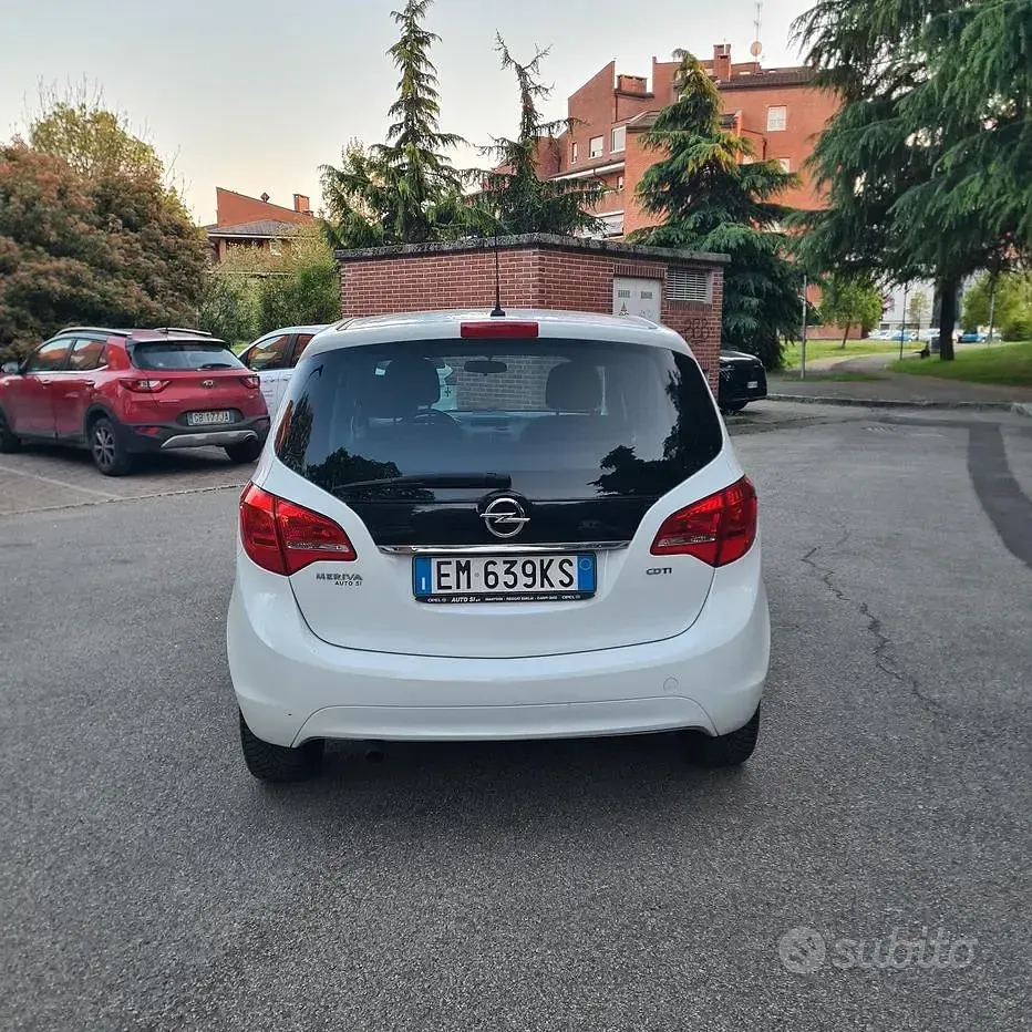 Usata Opel Meriva 110 CV (80 kW) 2012 Bianco Monovolume