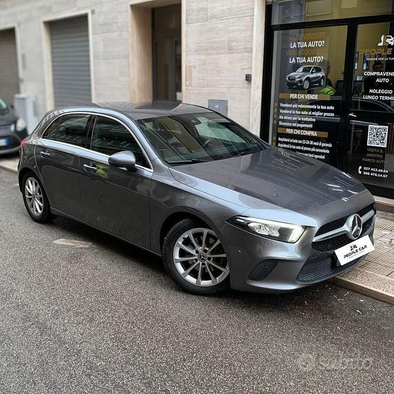 Usata Mercedes A180 Executive 116 CV (85 kW) 2018 Grigio Berlina