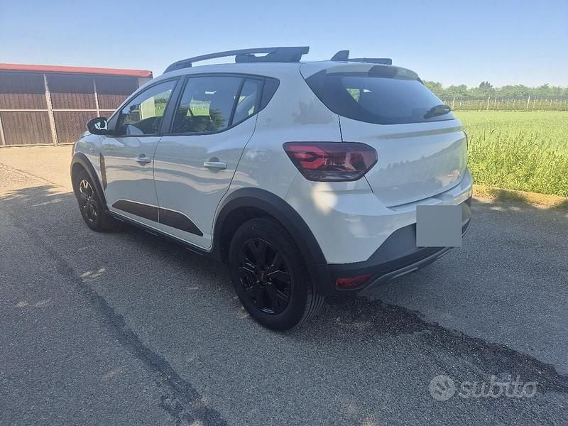 Usata Dacia Sandero Stepway 101 CV (74 kW) 2024 Bianco Berlina