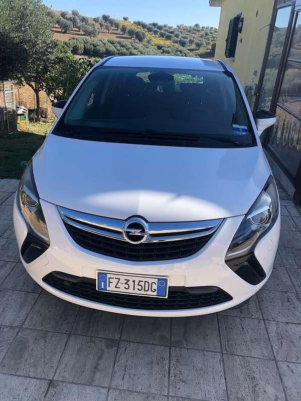 Usata Opel Zafira Tourer Cosmo 150 CV (110 kW) 2016 Bianco Monovolume