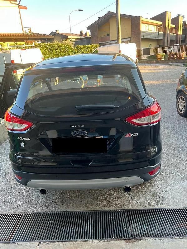 Usata Ford Kuga 150 CV (110 kW) 2014 Nero SUV