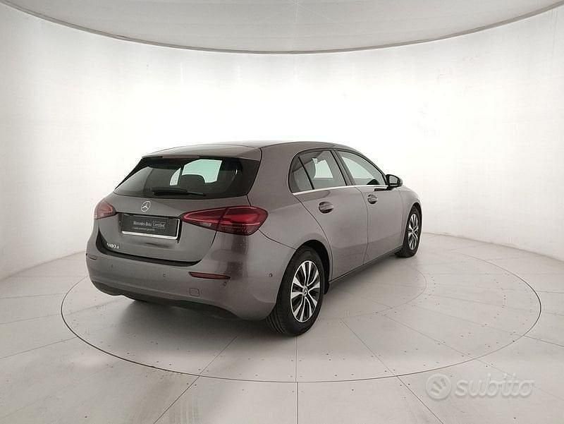 Usata Mercedes A180 Advanced 115 CV (84 kW) 2025 Grigio Berlina
