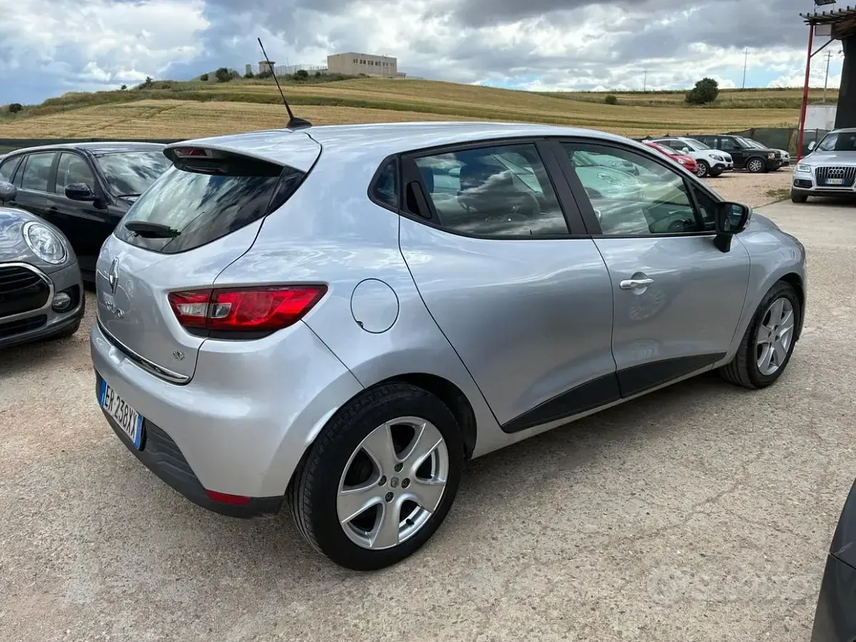 Usata Renault Clio IV 75 CV (55 kW) 2015 Grigio Berlina