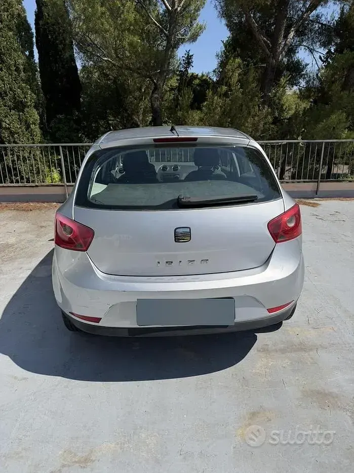 Usata Seat Ibiza 69 CV (50 kW) 2010 Grigio Berlina