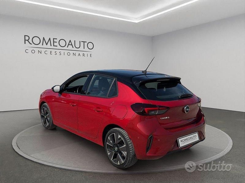 Usata Opel Corsa-e GS Line 56 kW (77 CV) 2021 Rosso pastello Utilitaria