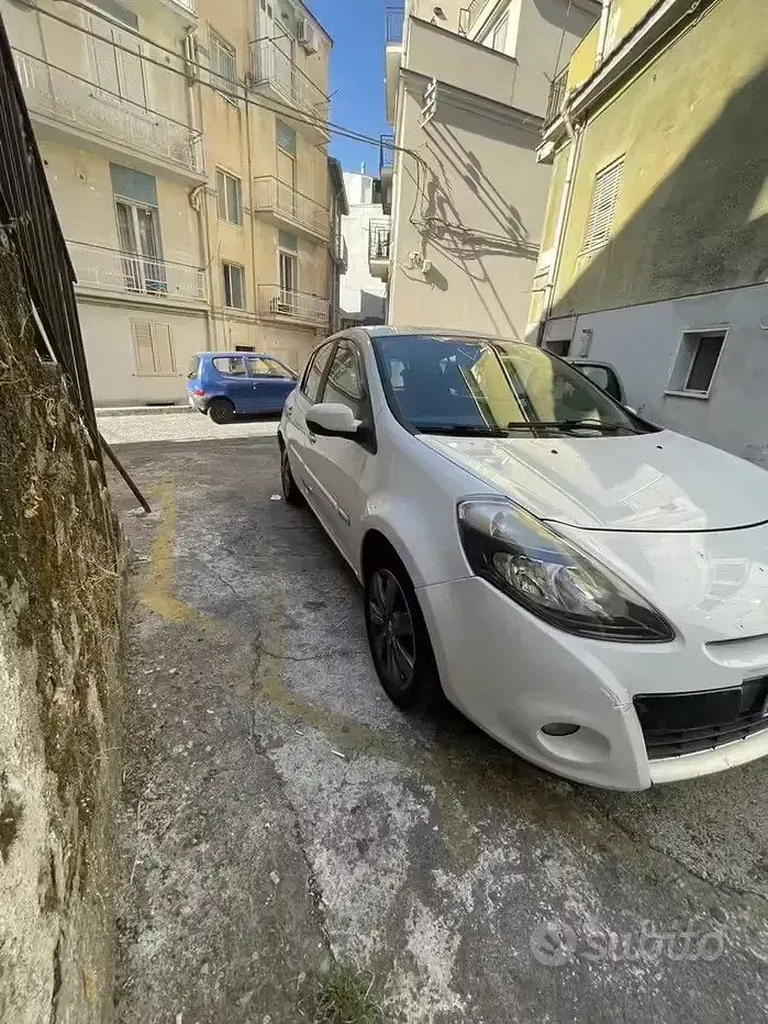 Usata Renault Clio II 90 CV (66 kW) 2011 Bianco Berlina