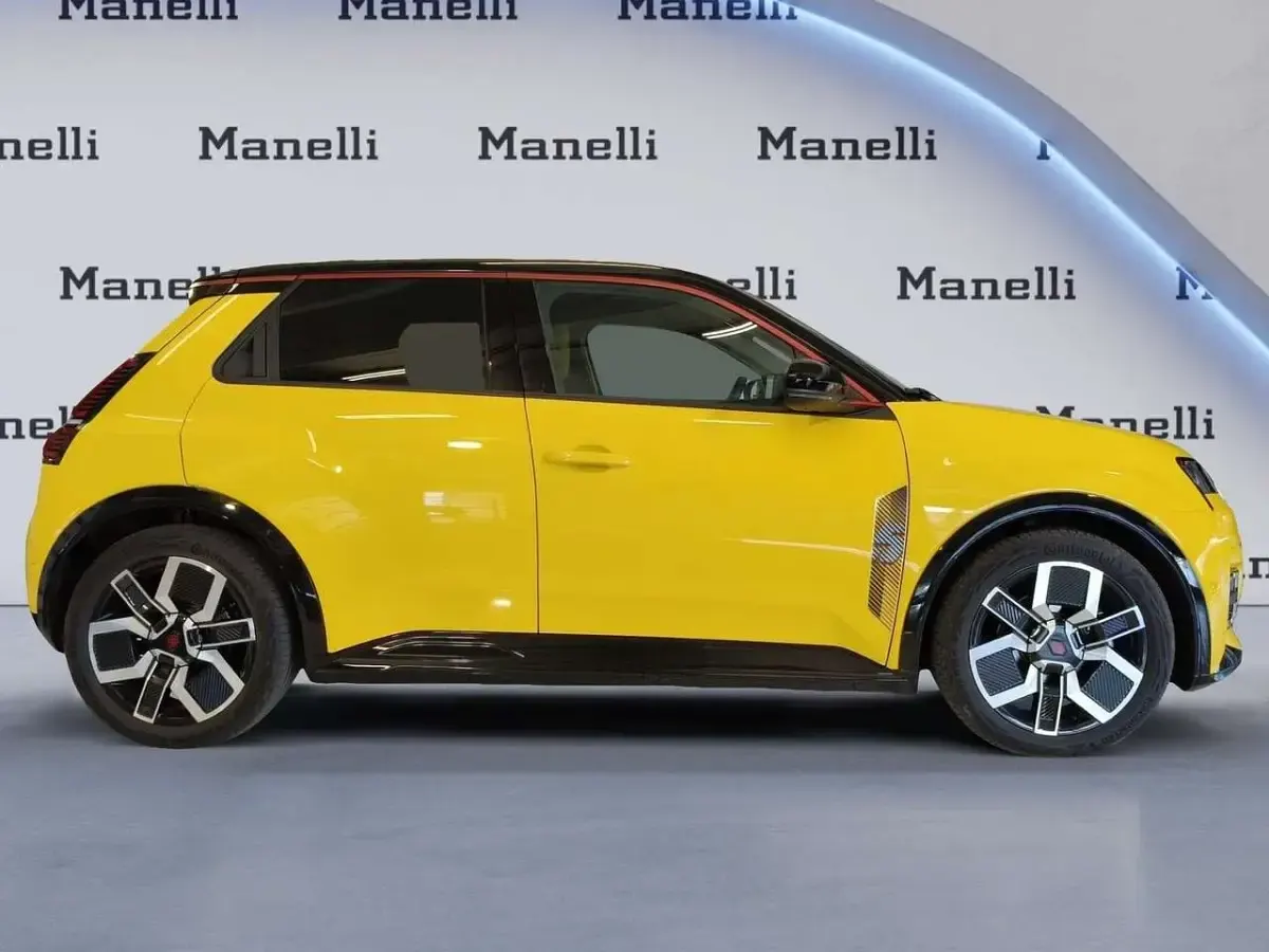 Usata Renault R5 Iconic 89 kW (122 CV) 2026 Giallo Utilitaria