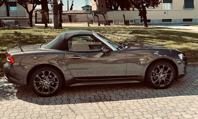 Usata Fiat 124 Spider Lusso 140 CV (102 kW) 2018 Marrone Cabrio