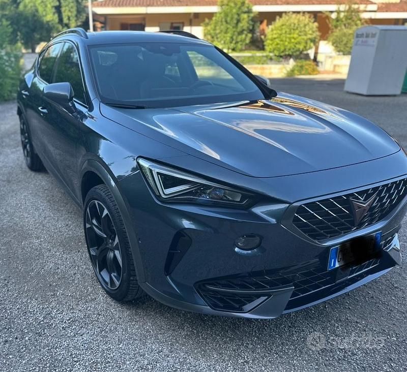 Grigio Usata 2024 Cupra Formentor SUV | 29.500 € (Buon prezzo) - Immagine 1/4
