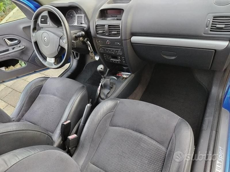 Usata Renault Clio II R.S. 182 CV (133 kW) 2005 Berlina
