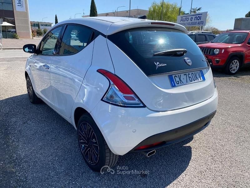 Usata Lancia Ypsilon S 69 CV (50 kW) 2022 Bianco Utilitaria