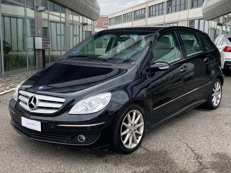 Usata Mercedes B200 140 CV (102 kW) 2008 Nero Monovolume