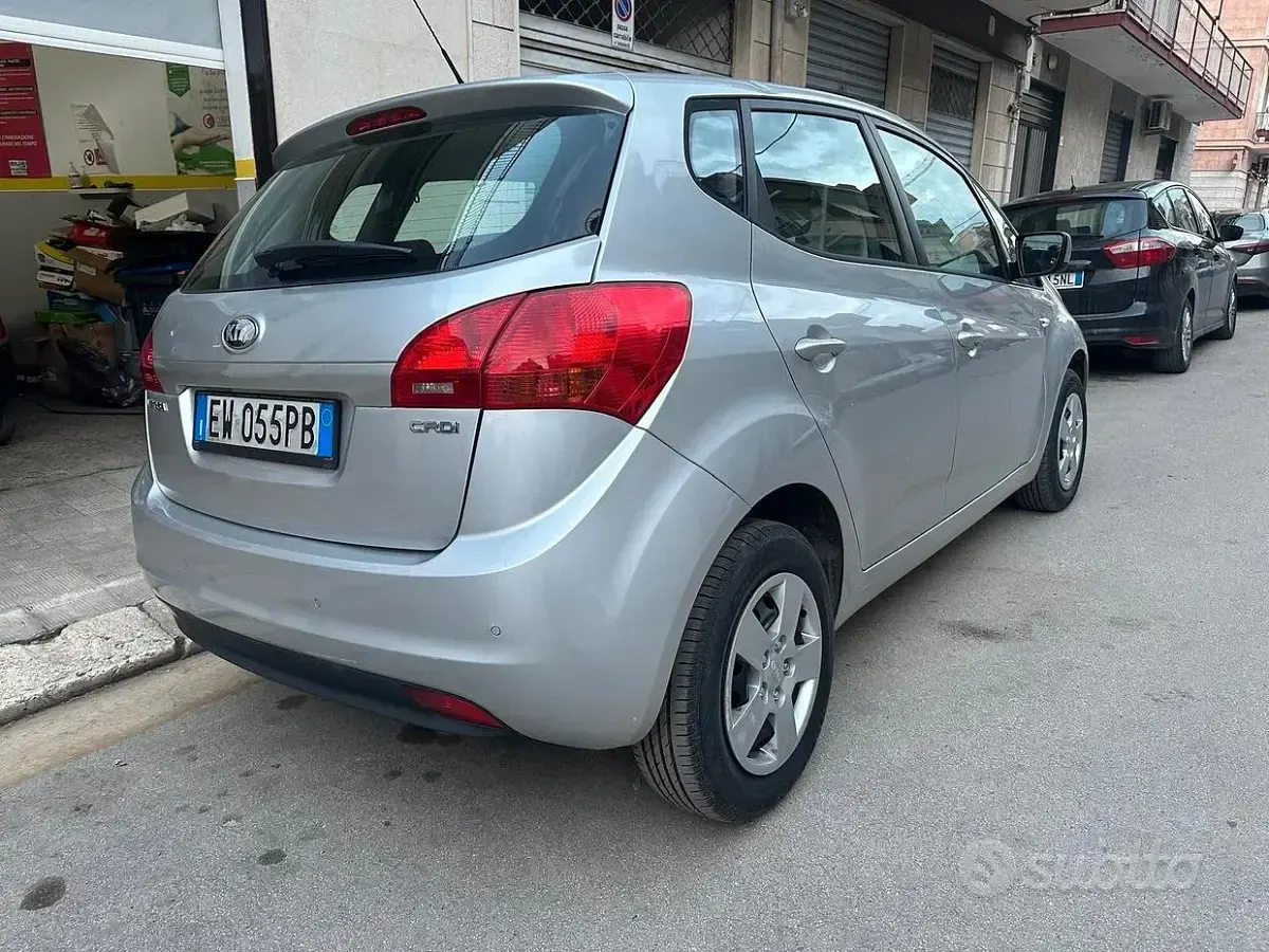 Usata Kia Venga 90 CV (66 kW) 2014 Grigio Utilitaria