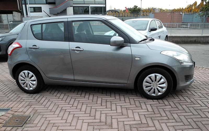 Usata Suzuki Swift GL 74 CV (54 kW) 2013 Grigio Utilitaria