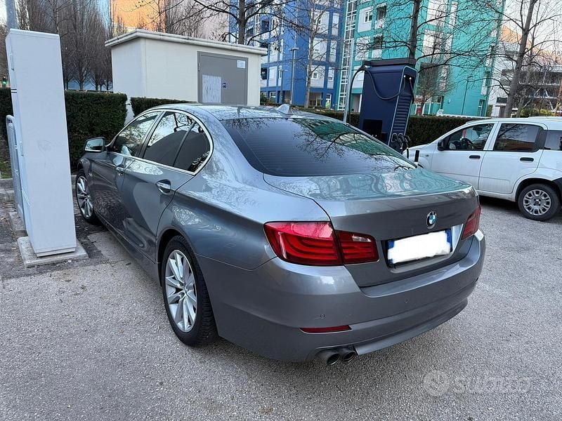 Usata BMW 520 163 CV (119 kW) 2011 Grigio Berlina