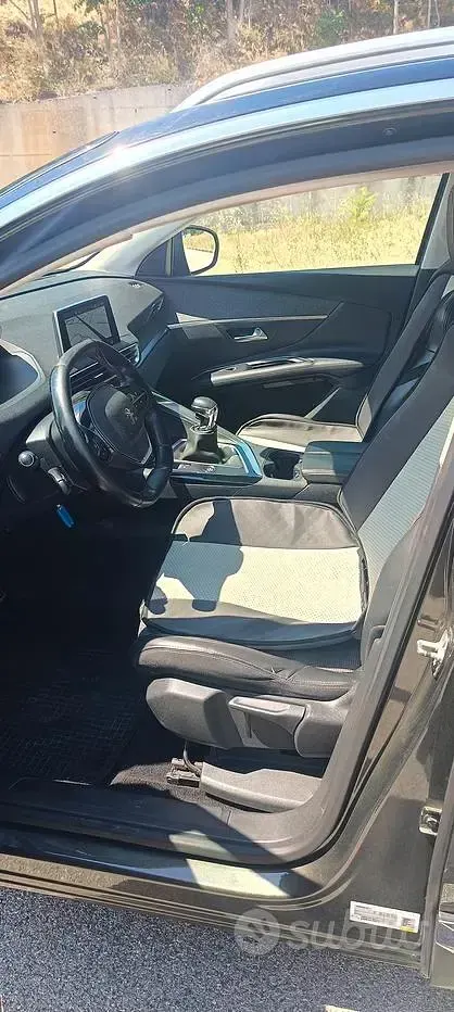 Usata Peugeot 3008 131 CV (96 kW) 2019 Verde SUV