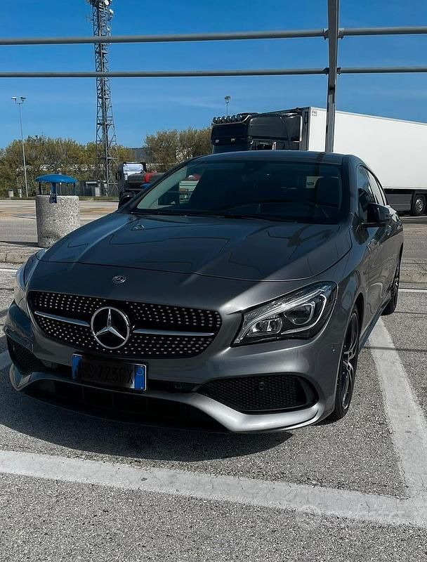Usata Mercedes CLA200 Premium 136 CV (100 kW) 2018 Grigio Station wagon