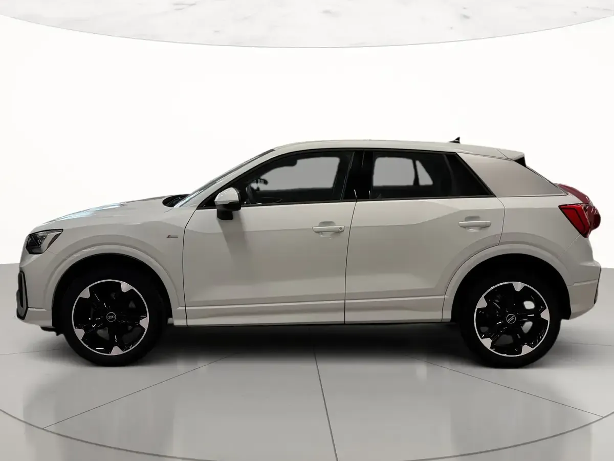 Usata Audi Q2 S-Line 116 CV (85 kW) 2025 2y bianco ghiacciaio metallizzato SUV