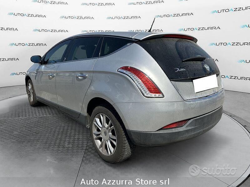 Usata Lancia Delta 120 CV (88 kW) 2008 Grigio Utilitaria