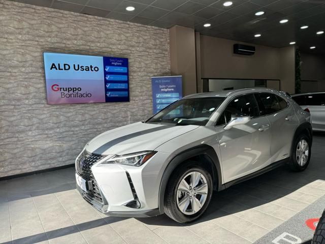 Argento(met.) Usata 2020 Lexus UX 300e Business Edition SUV | 25.500 € (Buon prezzo) - Immagine 1/4