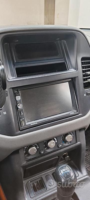 Usata Mitsubishi Pajero 160 CV (117 kW) 2002 Grigio SUV