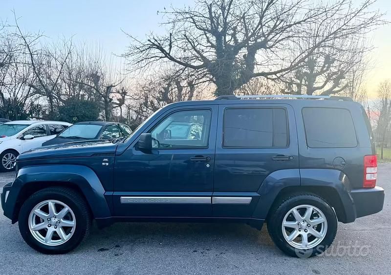 Usata Jeep Cherokee Limited 177 CV (130 kW) 2008 Blu SUV
