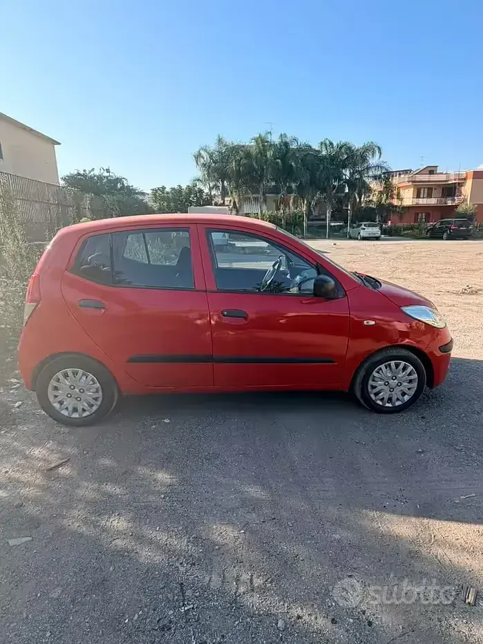 Usata Hyundai i10 66 CV (48 kW) 2009 Rosso Utilitaria