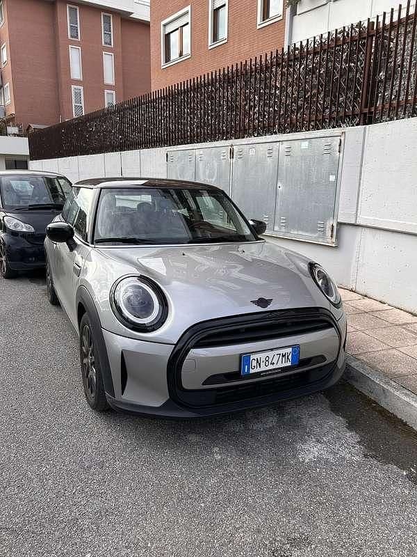 Grigio Usata 2023 Mini Cooper Classic Utilitaria | 23.300 € (Buon prezzo) - Immagine 1/4