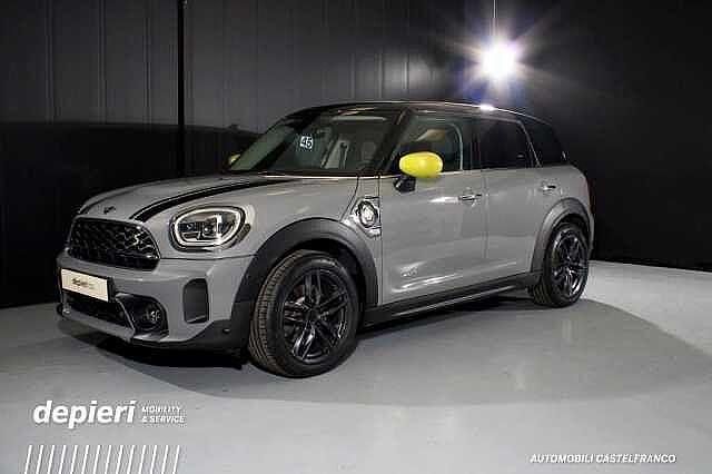 Moonwalk grey (metallic) Usata 2022 Mini Cooper S Countryman Classic SUV | 33.980 € (Molto cara) - Immagine 1/4